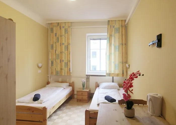 Double In Hutteldorfer Strasse Area *