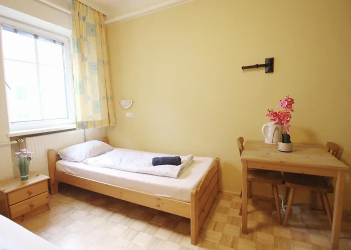 Double In Hutteldorfer Strasse Area *